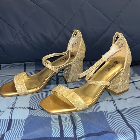 NEW Elegant Gold sparkling Strappy Block Heel Sandals - Picture 3 of 6